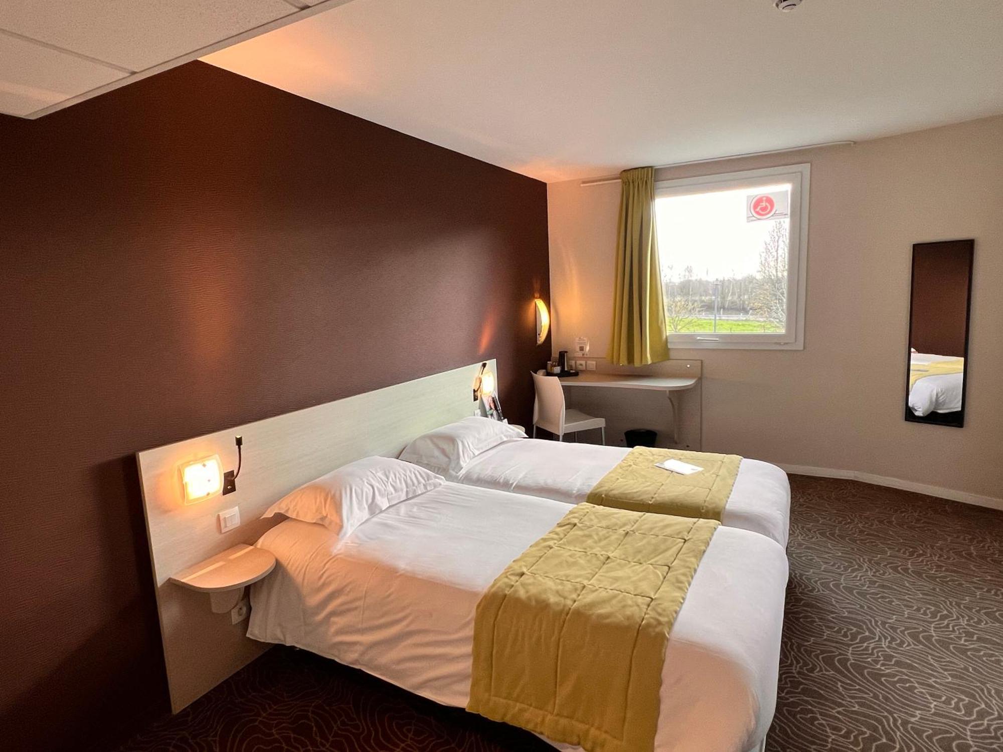 Brit Hotel Saint-Meen-Le-Grand En Broceliande ภายนอก รูปภาพ